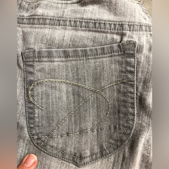 Chico’s Platinum Women’s Pants Pull On Jean Style Distressed Fabric Gray - Picture 3 of 5